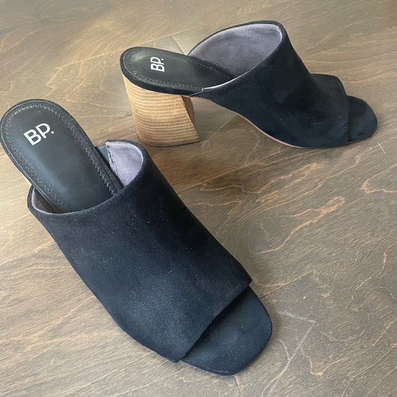 Suede wooden block heel mules - Picture 2 of 3